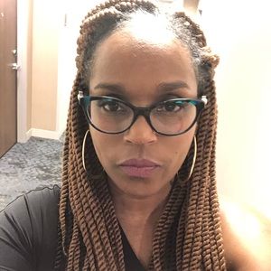 Meet your Posher, Angelique